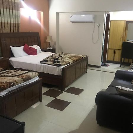 Mir Continental Hotel มุซซาฟฟาราบัด ภายนอก รูปภาพ