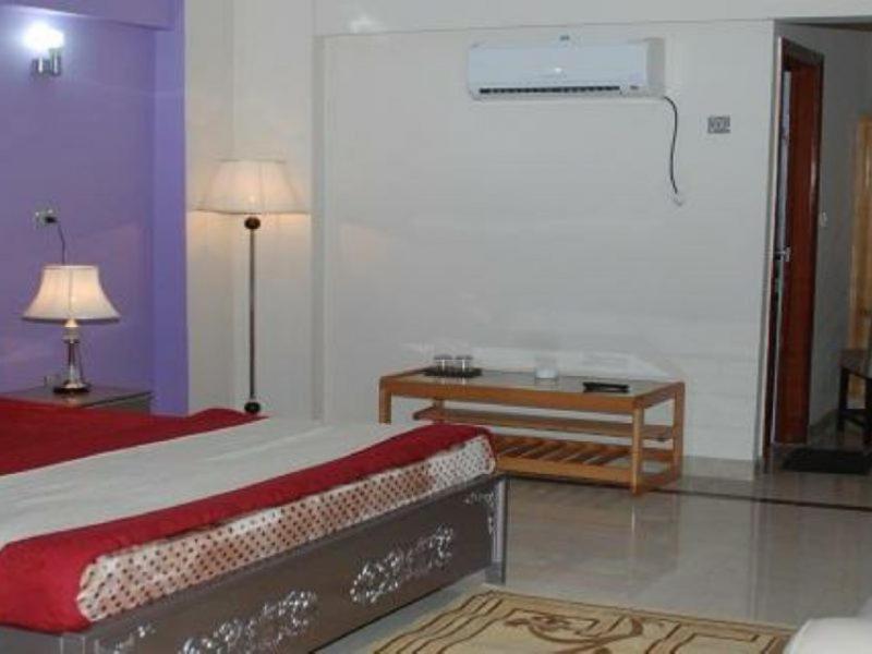 Mir Continental Hotel มุซซาฟฟาราบัด ภายนอก รูปภาพ