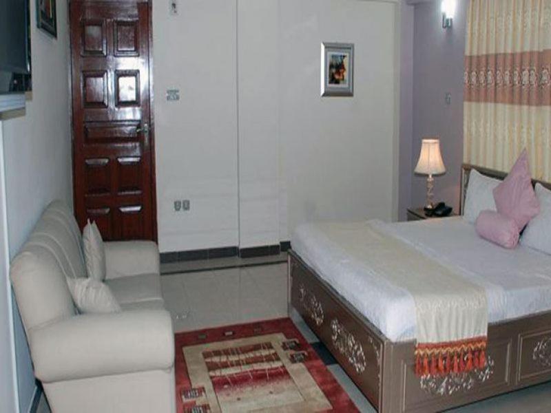 Mir Continental Hotel มุซซาฟฟาราบัด ภายนอก รูปภาพ