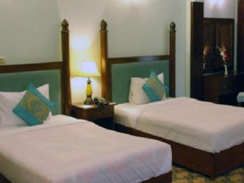 Mir Continental Hotel มุซซาฟฟาราบัด ภายนอก รูปภาพ