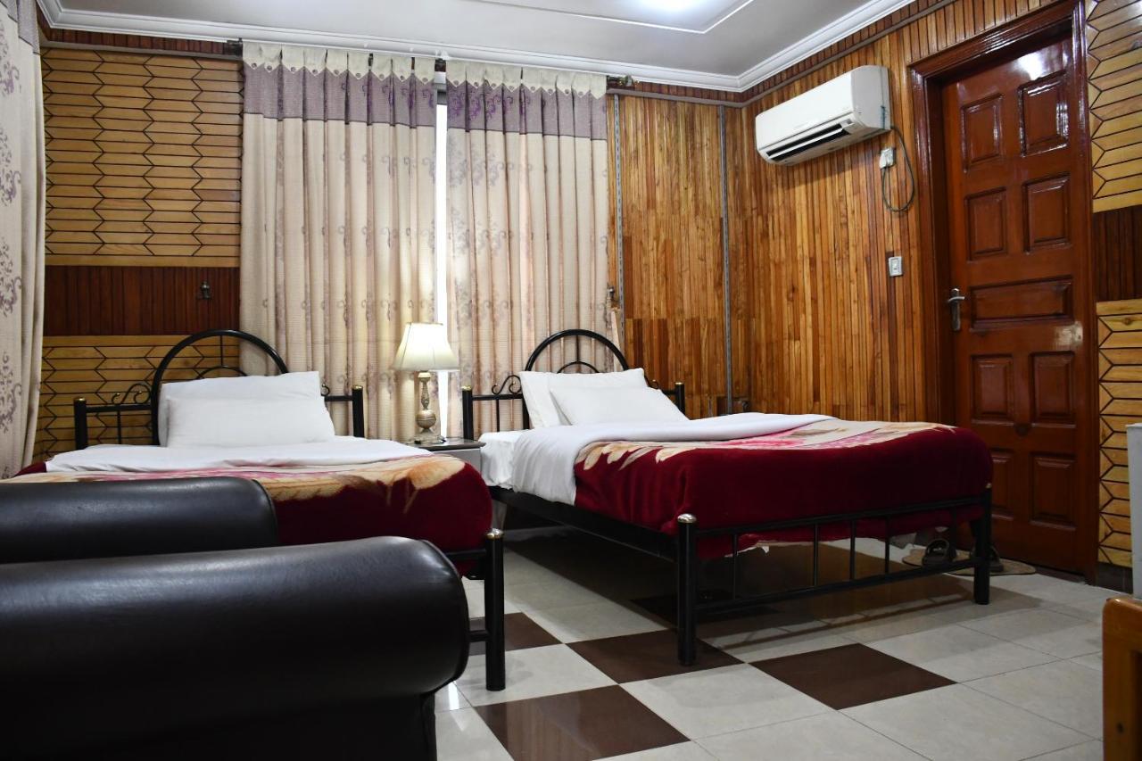 Mir Continental Hotel มุซซาฟฟาราบัด ภายนอก รูปภาพ