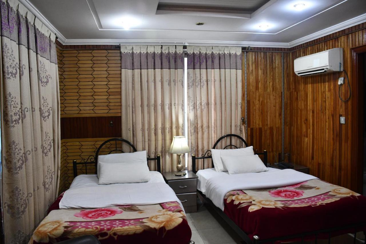 Mir Continental Hotel มุซซาฟฟาราบัด ภายนอก รูปภาพ